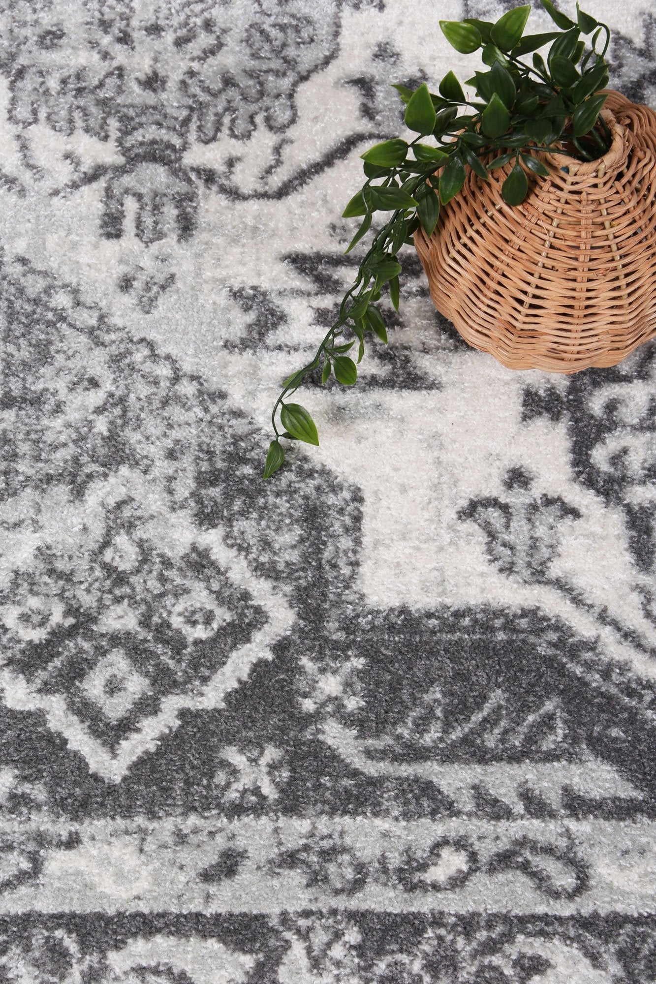 Provence Traditional in White and Grey : Runner